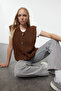 Brown Soft Textured Fitted Knitwear Vest Twoaw25Ye00027
