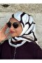 وشاح من نسيج حريري منقوش