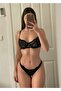 مجموعة Bralet من الدانتيل الناعم باللون الأسود