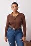 Kahverengi Polo Yaka Fitilli İnce Triko Bluz TBBAW26AF00001