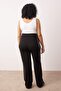 Siyah Straight Fit Beyaz Biye Detaylı Örme Krep Büyük Beden Pantolon TBBAW26AR00005 - 4