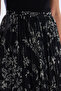Minimal Flower Patterned Skirt - 4