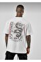 تيشيرت نسائي أبيض مطبوع عليه أوساكا مقاس كبير - 3