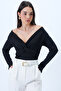 Black V-Neck Twisted Detailed Lycra Knitted Blouse Alc-X14299 - 4