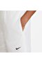 شورت Dri-FIT بشعار جرافيكي من مزيج القطن - أبيض - 5