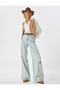 Premium 90S Inspired Low Waist Jean – Wide Leg & Ripped Detail