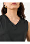 Women Black Sleeveless Top and Pants Co-Ords - 4