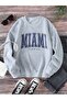 سويت شيرت Miami Florida - رقبة دائرية كبيرة الحجم مطبوعة باللون الرمادي