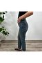 بنطلون جينز متوسط ​​اللون أزرق اللون من Mom Fit - 3
