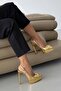 Lena V Detail GOLD - 2