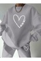 طقم بدلة رياضية برقبة دائرية كبيرة الحجم للجنسين مطبوعة على شكل قلب على شكل فراشة