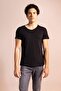 تي شيرت Slim Fit برقبة على شكل حرف V وأكمام قصيرة 100% قطن M4791AZ22SP