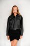 سترة نسائية من الجلد الصناعي باللون الأسود كبيرة الحجم - 2
