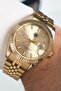 Crest Line Gold Yellow Wristwatch - 2