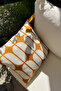 Amber Grid – غطاء وسادة منقوش باللون البرتقالي والأبيض باوهاوس مقاس 45 × 45 سم - 3