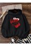 سويت شيرت بقلنسوة كبير الحجم مطبوع عليه كرز من تشيري بومب للجنسين