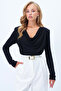 بلوزة نسائية أساسية ذات ياقة ديجاجيه سوداء اللون وأكتاف متدلية Alc-X14374