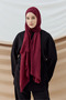 سلسلة أيا من الشالات ذات اللون العنابي الداكن
