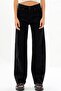 Standard Waist 5 Pocket Zip and Button Closure Washed Casual Pipe Leg Straight Denim Jeans