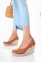 Women's Shoes with Wedge Heel and Zipper Detail - 3