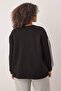 Siyah Şerit Detaylı Oversize/Bol Kesim İnce Örme Sweatshirt TBBAW25AO00009 - 4