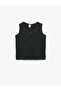 Crew Neck Sleeveless Buttoned Undershirt