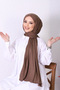 الحجاب بتمشيط شال الرماد