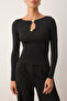 Siyah Fitted/Vücuda Oturan Aksesuar/Cut out Detaylı Uzun Kollu Esnek Örme Bluz TWOAW26BZ00130 - 3