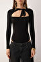 Siyah Bağlamalı Asimetrik Yaka Örme Body TPRAW26BD00023 - 3