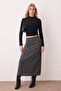Siyah Kolu Büzgü Detaylı Fitted/Vücuda Oturan Dik Yaka Crop Esnek Örme Bluz TWOAW23EL01391 - 3