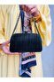 Our Model Is the One That Cannot Be Without the Özen Günler Brand, a Chain-Handled and Shoulder-Strap Evening Bag. - 7
