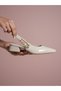 Pantofi cu toc tip slingback, nu ca cei de ea