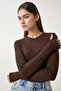 Women's Black Crew Neck Fingerhole Long Sleeve Stretchy Body Blouse Bitter Brown