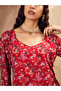 طقم كورتا بطبعة زهور حمراء وشارارا متدرجة - 6