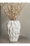 مزهرية ديكور من السيراميك البيج مصنوعة يدويًا بنسيج مموج