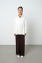 قميص نسائي منقوش برباط جانبي بلون إكرو - 4