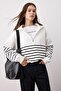 Ekru Çizgili Oversize/Geniş Kalıp Fermuarlı Kalın İçi Polarlı Örme Sweatshirt TWOAW26SW00044