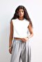 Cropped Fit Crew Neck Crepe Vest F8112Ax25Au