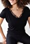 بلوزة نسائية أساسية بوهيمية ذات ياقة على شكل حرف V من الدانتيل الأسود - 6
