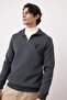 Antrasit Regular/Normal Kesim Dik Yaka Fermuarlı Pamuklu Geyik Nakış Sweatshirt TMNAW24SW00041