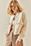 سترة قصيرة بأزرار وردية اللون - 2