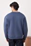 Indigo Unisex Oversize/Geniş Kesim Kontrast Dikiş Detaylı Bisiklet Yaka Sweatshirt TMNAW24SW00011 - 5