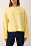 Açık Sarı Kalın Şardonsuz İspanyol Kol Dikiş Detaylı Relaxed Örme Sweatshirt TWOAW26SW00110 - 3