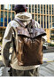 حقيبة ظهر جلدية بغطاء قابل للإغلاق بلون بني القهوة