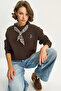 Women's Bitter Brown Scarf Detailed Ceylan Embroidered Three Thread Shardonlu Oversize Sweatshirt 6916 60283615 - 2