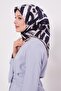 وشاح حريري من التويل باللون الأزرق الداكن مع طباعة حروف