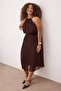 Kahverengi Bodycon Maxi Boy Şifon Dokuma Büyük Beden Elbise TBBSS25AH00252 - 2