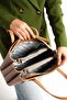 حقيبة كتف نسائية متوسطة الحجم قابلة للتعديل بحزام جلدي رفيع مكونة من 5 أقسام 4030 رملي - 2