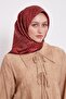 وشاح حريري بنمط الكتابة اليدوية باللون العنابي - 5