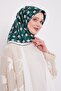 وشاح حريري من التويل مطبوع عليه نقش قرص العسل باللون الأخضر الزمردي - 2